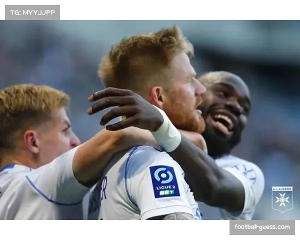 欧塞尔西纳约科与纳马索领衔锋线 四人轮换班底打磨反击配合